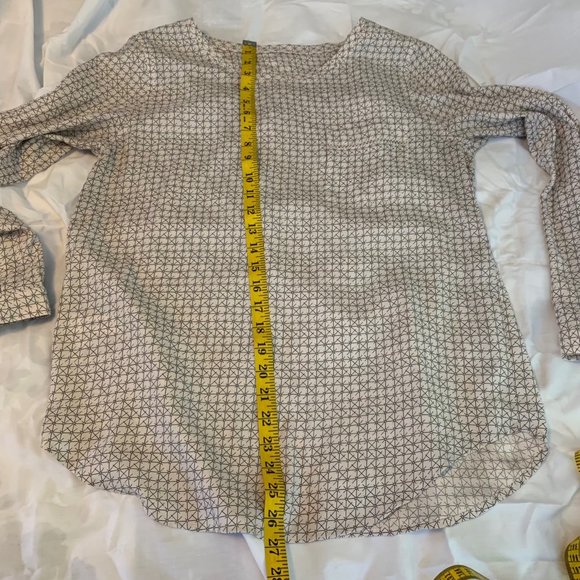 Intercontinental Apparel Inc Ivory and Black Blouse - Picture 15 of 16